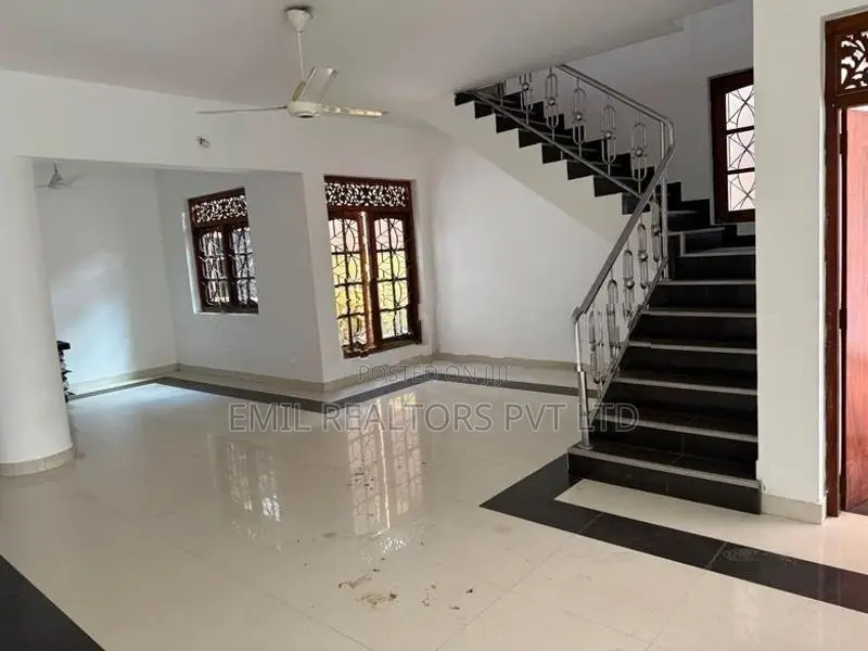 Spacious 7 Bedroom House for Sale at Nugegoda (EM069AC)