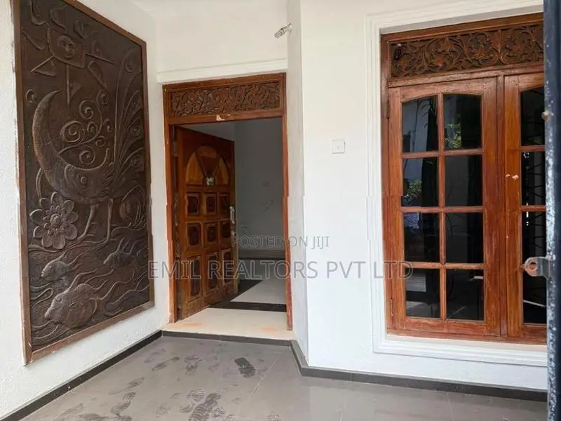 Spacious 7 Bedroom House for Sale at Nugegoda (EM069AC)