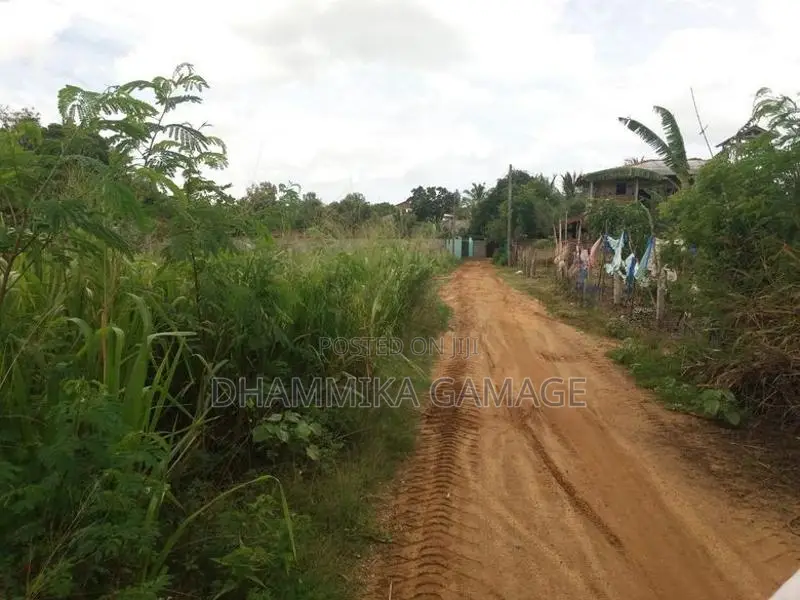 ඉඩමක් අම්බලන්තොට