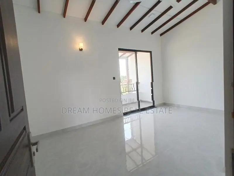 Luxury 4 Bedroom House for Sale – Kottawa Malabe Road