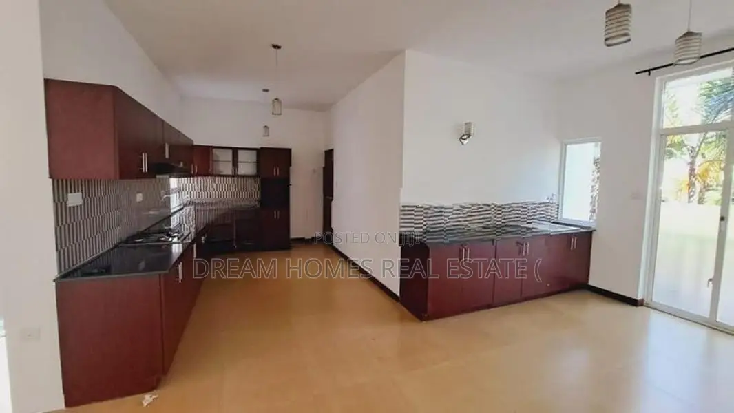 3-Unit Apartment Complex for Sale – Near Athurugiriya Highway
