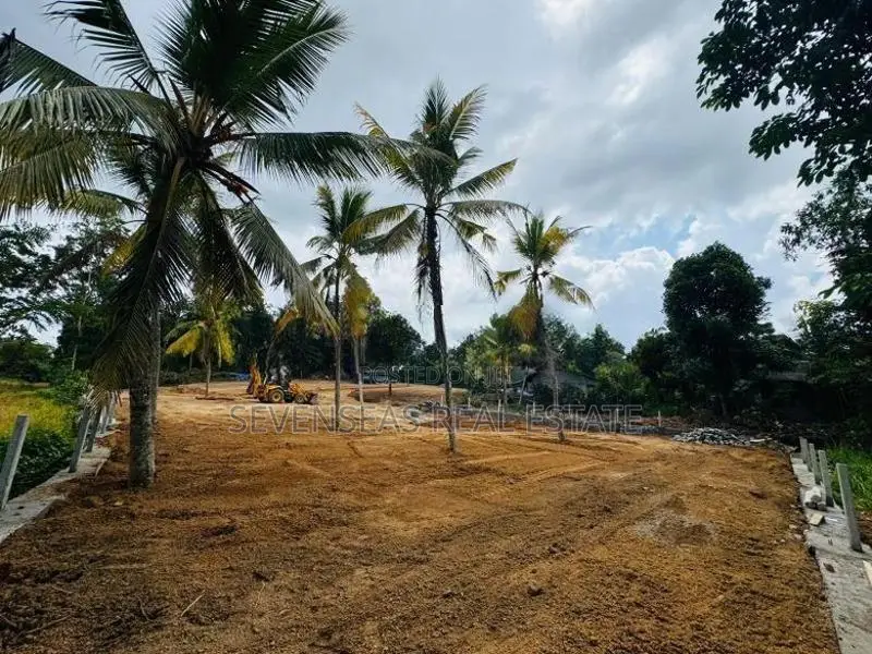 06P 07P Super Residential Land Plots For Sale in Homagama