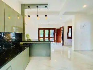 Luxury 3-Storey House with Rooftop – Athurugiriya