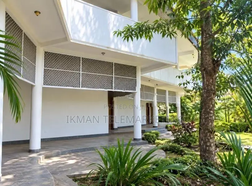 Land with Hotel for Sale in Bolgoda