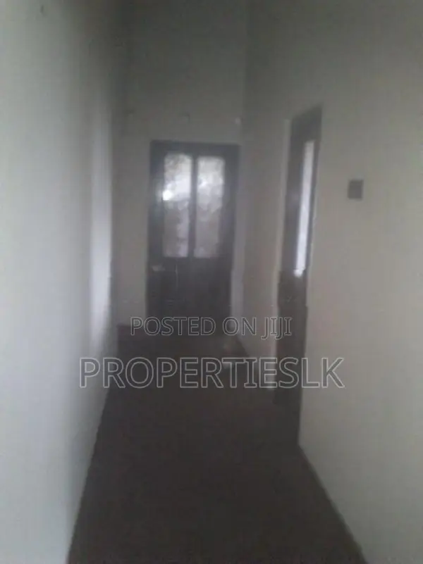 Nugegoda 14 Perches Land With House Available For Sale