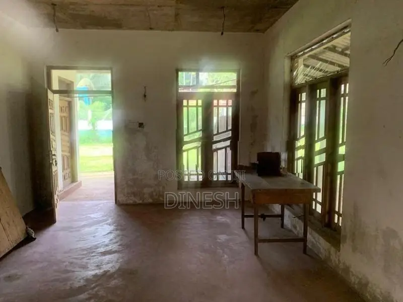 42.52 Perches Land With House At Weliweriya In Gampaha