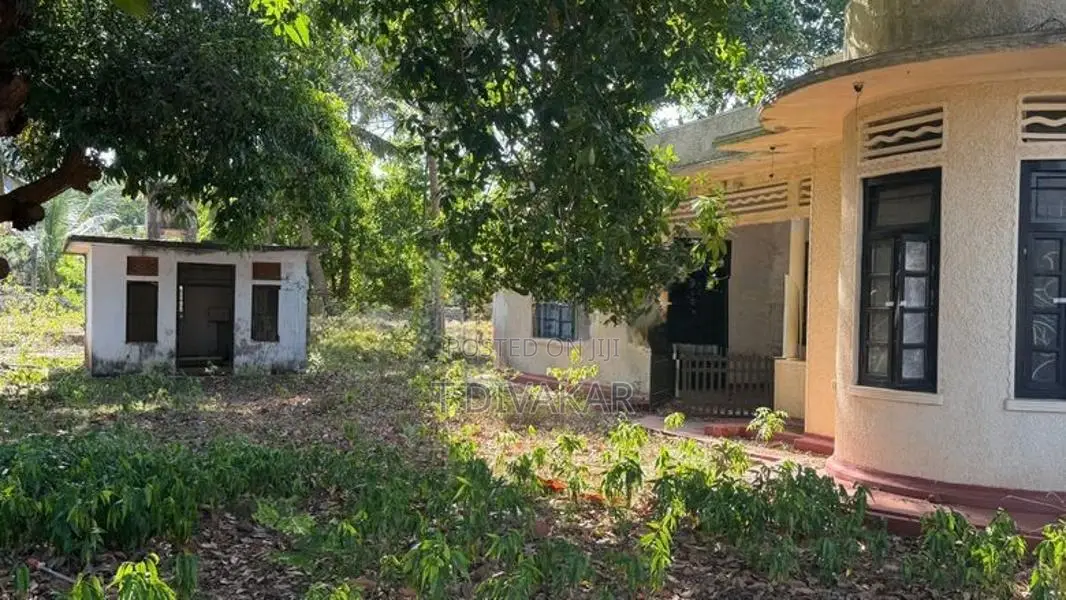 House for Sale Near Nadeswara School, Kankesanthurai