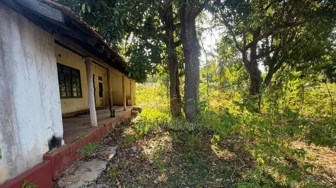 House for Sale Near Nadeswara School, Kankesanthurai