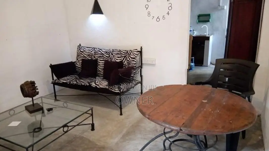 450 Sq.Ft. Apartment Room for Rent –Narahenpita