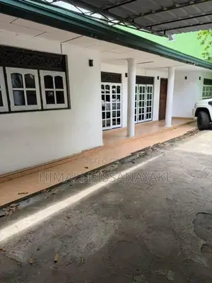 Commercial Building For Rent In Makola