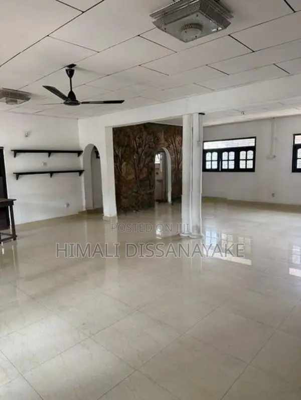 Commercial Building For Rent In Makola