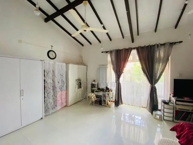 3 Bedrooms 1st Floor Luxury House Rent Stanley Thelkarathna M.W Nugego