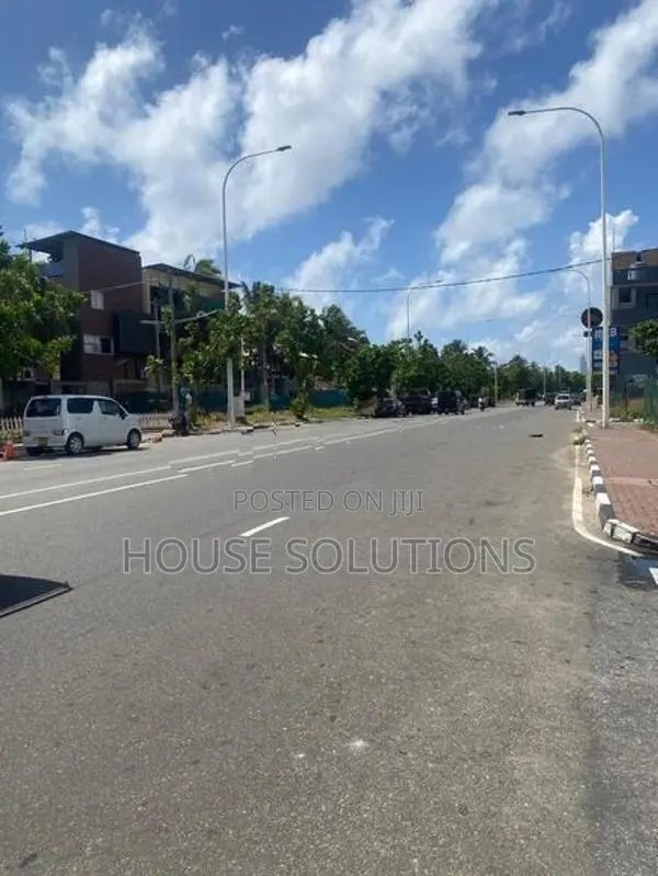 Valuable 15-Perch Land for Sale – Near Marine Drive Colombo 6