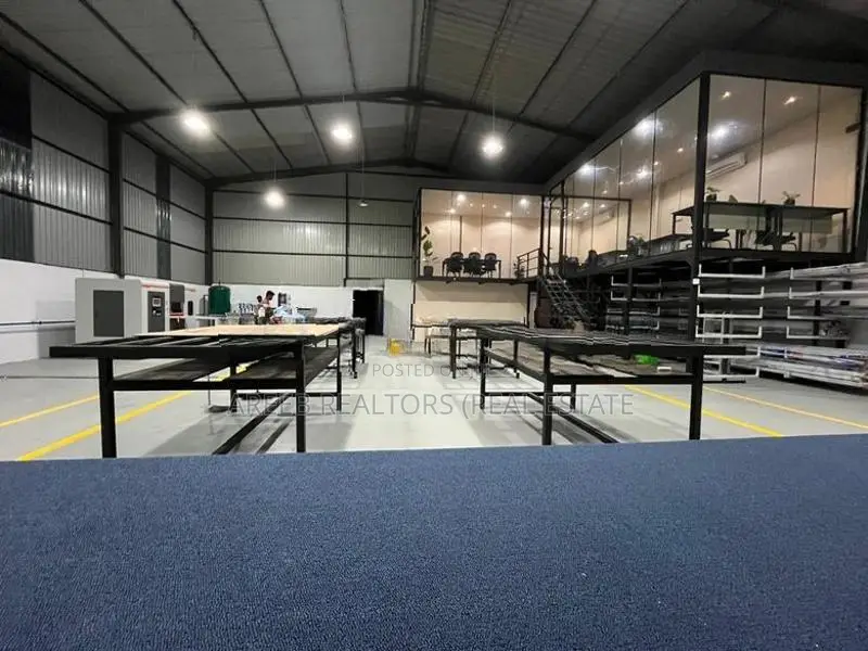 4000 Sqft Main Road Facing Warehouse for Rent Biyagama