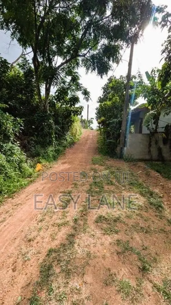 කඩවත පරකන්දෙණියෙන් ඉඩමක්