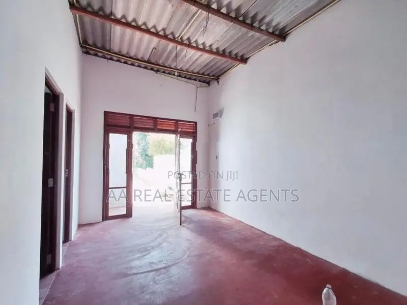 Single Storey House for Sale in Wellampitiya