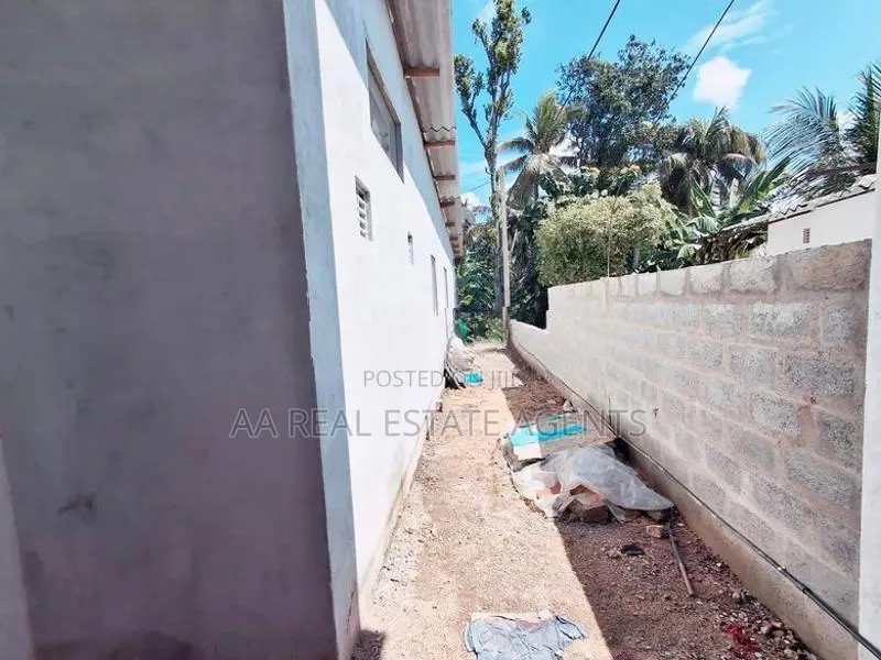 Single Storey House for Sale in Wellampitiya