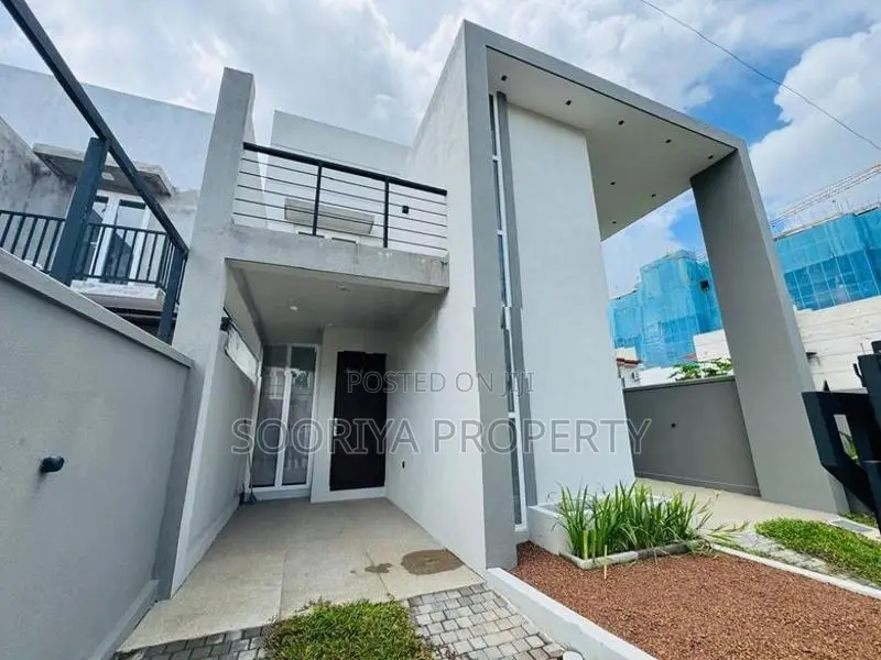 Piliyandala Canterbury 3BR Solar Furnished House for Rent