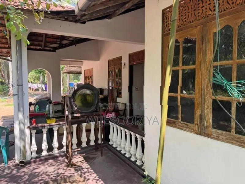 Coconut Land with House for Sale in Chilaw