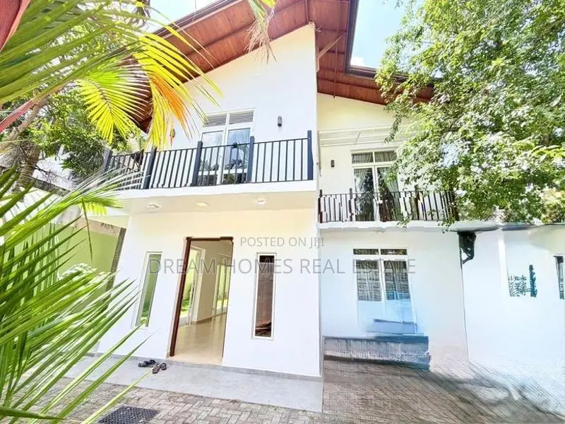 Elegant 3-Storey House for Sale in Pelawatta
