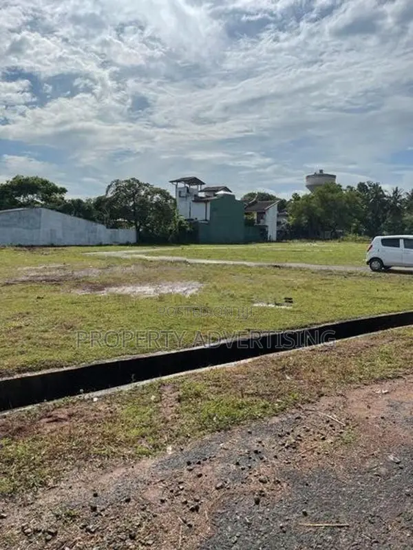 LAND FOR SALE – HOKANDARA | 80 PERCHES
