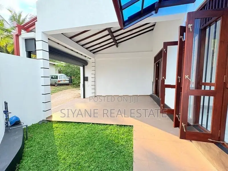 Single House For Sale in Thalahena