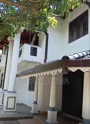 2 Storey 6 Rooms House rent in Negombo Town area