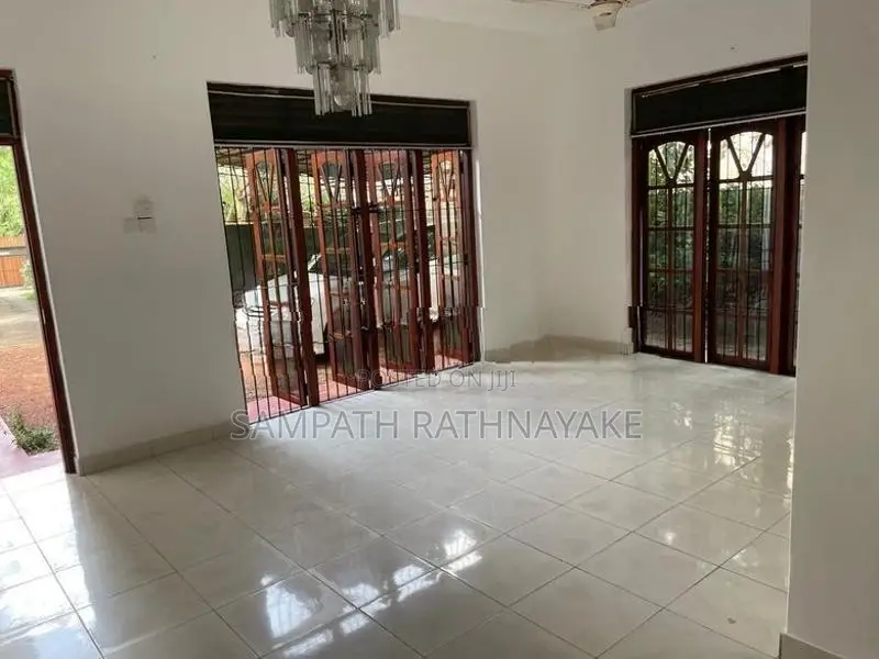 Nugegoda House For Rent