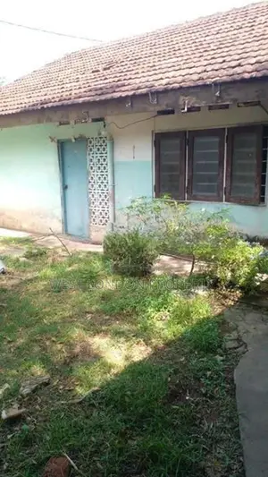 Mount Lavinia | Prime 16-Perch Land with House for Sale