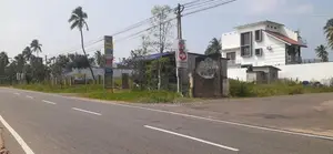 කුරුණෑගල හලාවත පාරට මුහුණලා ඉඩමක්