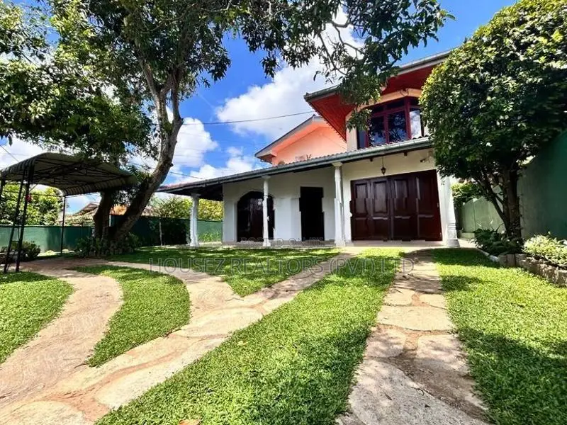 Spacious 4-Bedroom House for Rent Kottawa
