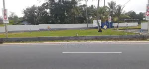 කුරුණෑගලෙන් ව්‍යාපාරික බිම් කොටස්