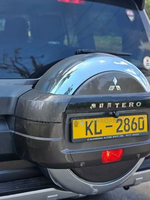 Mitsubishi Montero 2009