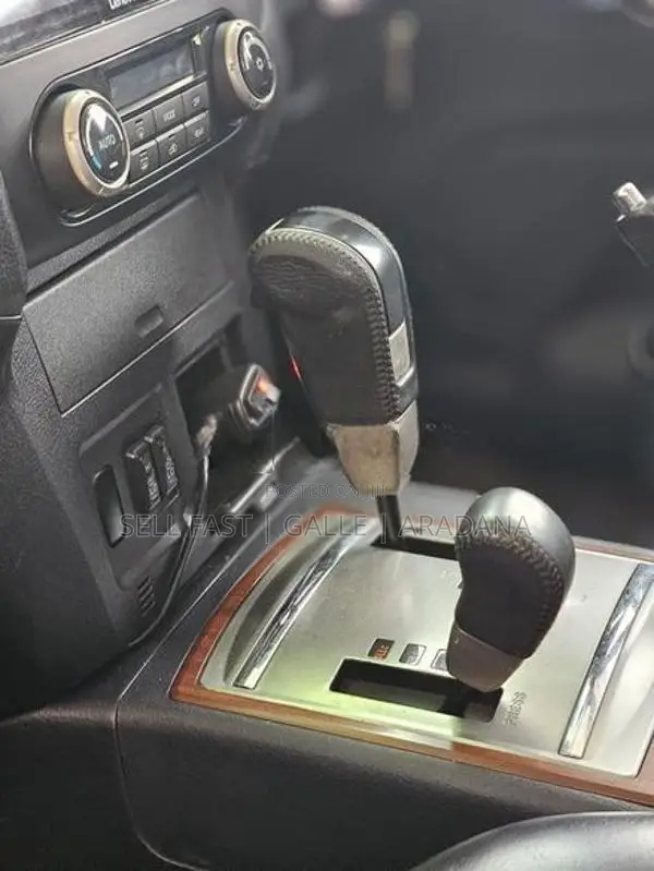 Mitsubishi Montero 2009