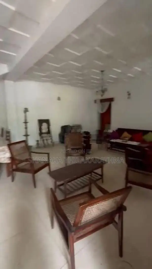 Large 8-Bedroom House for Sale – Kandy
