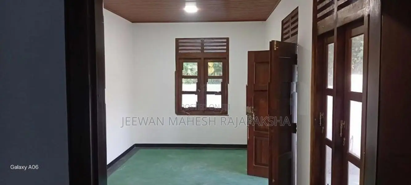 අගනා නිවසක් විකිණීමට - දිවුලපිටිය