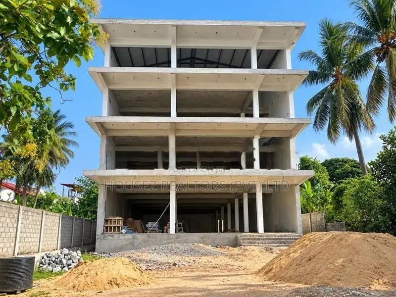 Large Commercial Building for Lease – Puliyantivu, Batticaloa