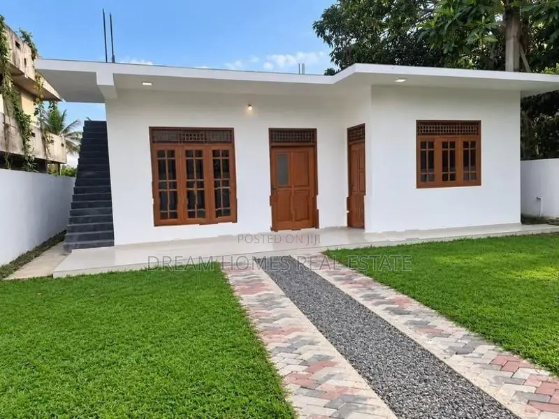 Single-Story House for Sale – Kindelpitiya
