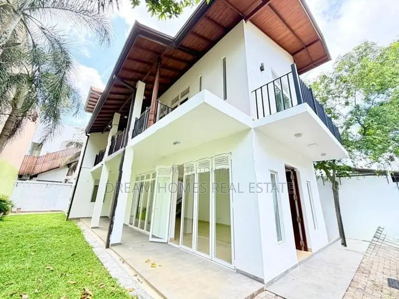 Elegant 3-Storey House for Sale in Pelawatta