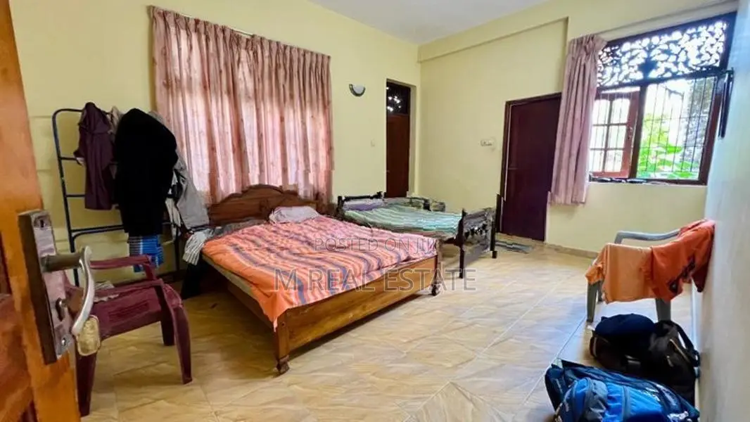 05 Bedrooms for House Sale 7.9 P Land in Hampden Ln, Wellawatte