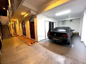 4 Bedroom spacious House for Rent at Rajagiriya (EM004MI)