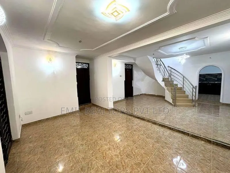 4 Bedroom spacious House for Rent at Rajagiriya (EM004MI)