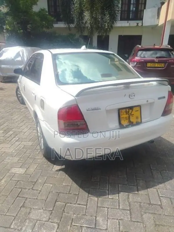 Mazda Familia 2001
