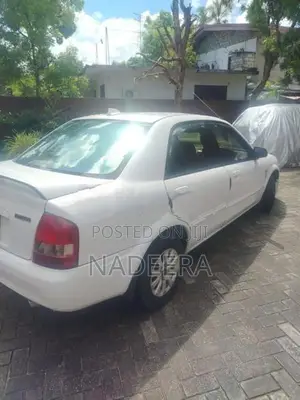 Mazda Familia 2001