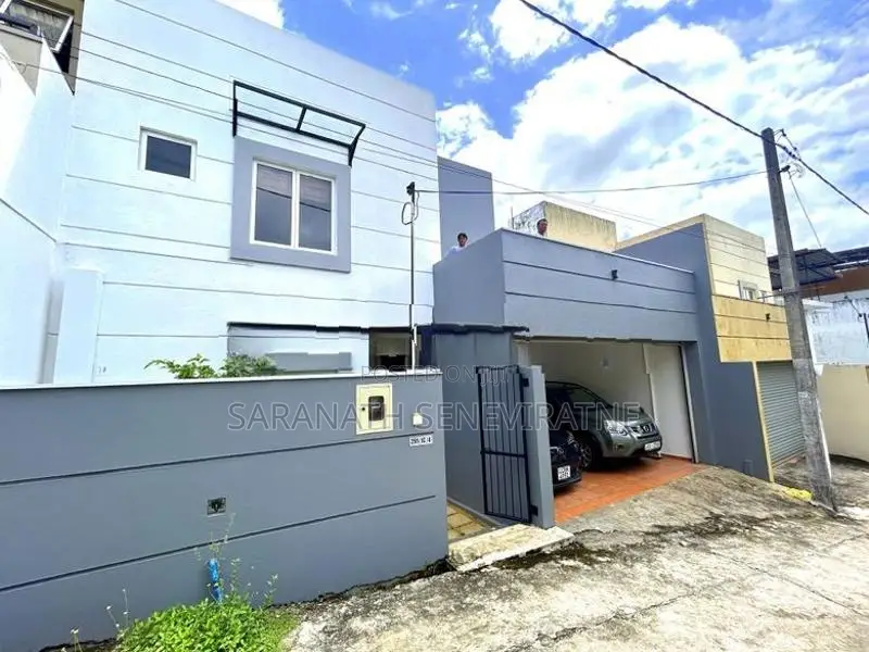 House in Piliyandala Mandawila Rd For Sale - 600 m to 120 Main