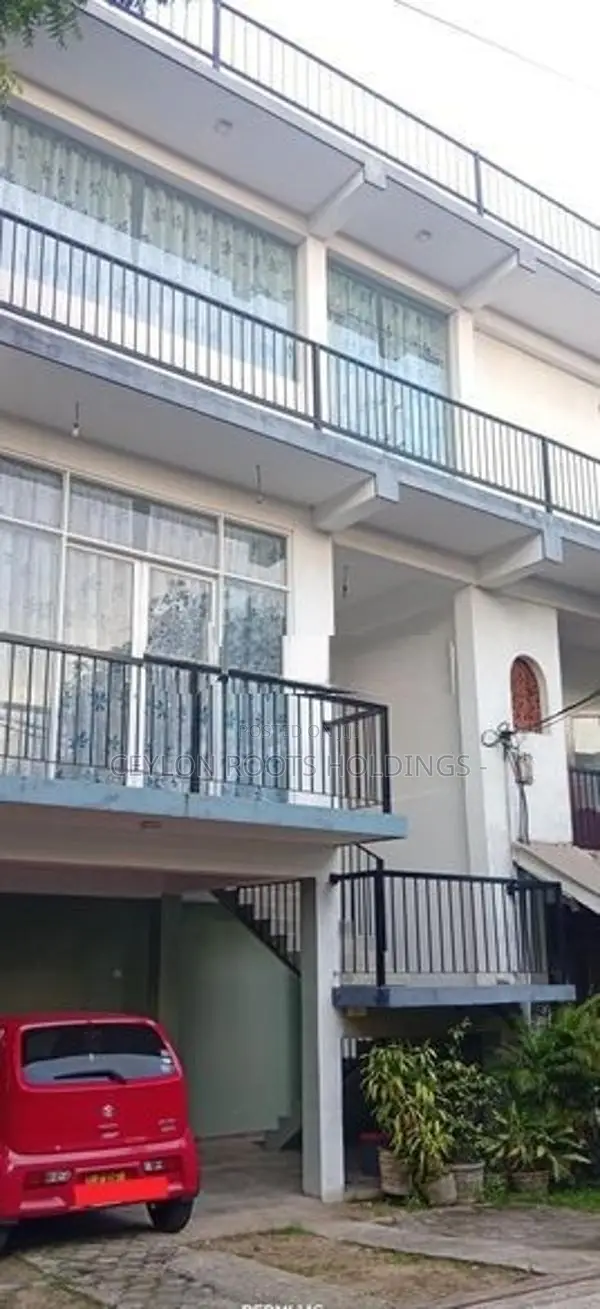 1st floor Upstair House for Rent, Inside 2 Story House, Thalapathpitiy