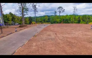 කැකනදුර බස් පාරෙන් ඉඩමක්