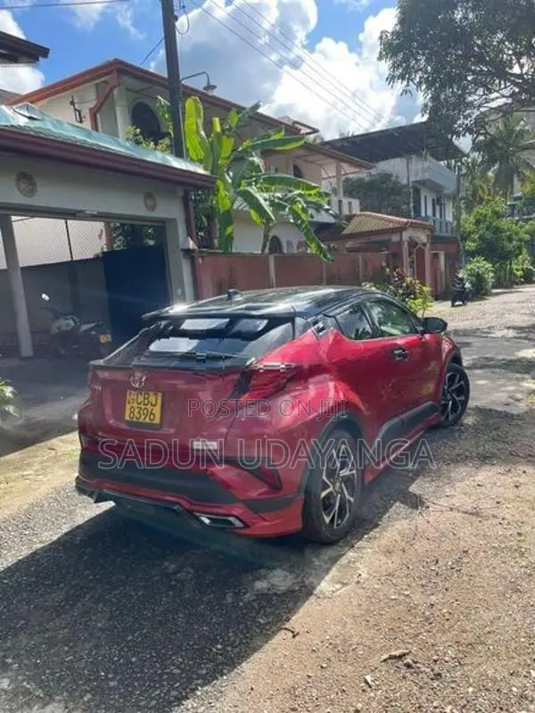 Toyota CHR NGX 10 2020