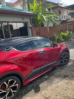Toyota CHR NGX 10 2020