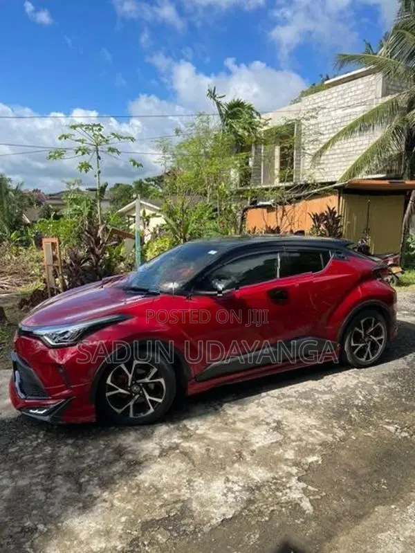 Toyota CHR NGX 10 2020